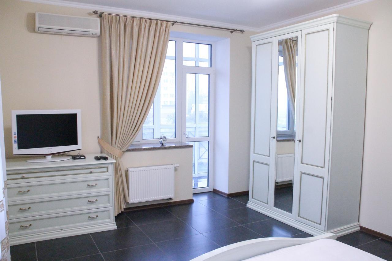 Apartment On Lukyanovska Kiev Esterno foto